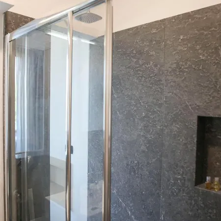 Nocleg ze śniadaniem Cerniglia 4*