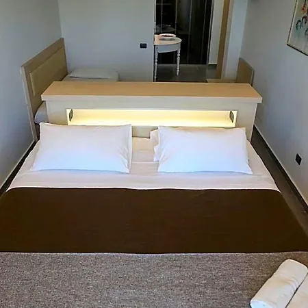Cerniglia Bed & Breakfast 4*