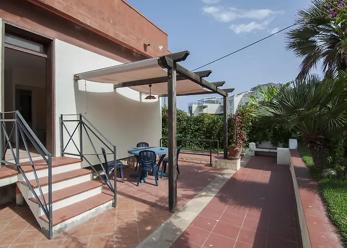 לינה וארוחת בוקר Cerniglia 4*