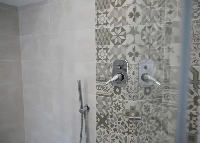 לינה וארוחת בוקר Cerniglia 4*